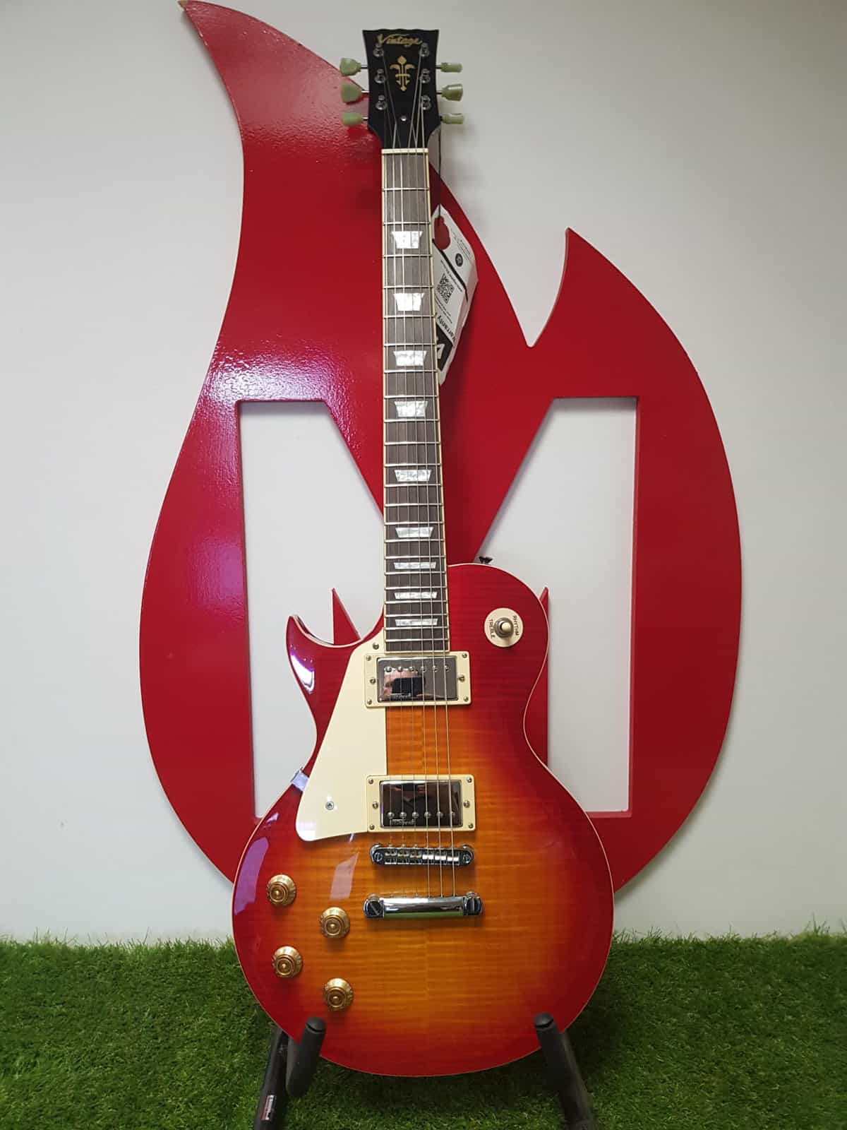 SOLD - Vintage - V100CS Left Handed - Electric - Image 8