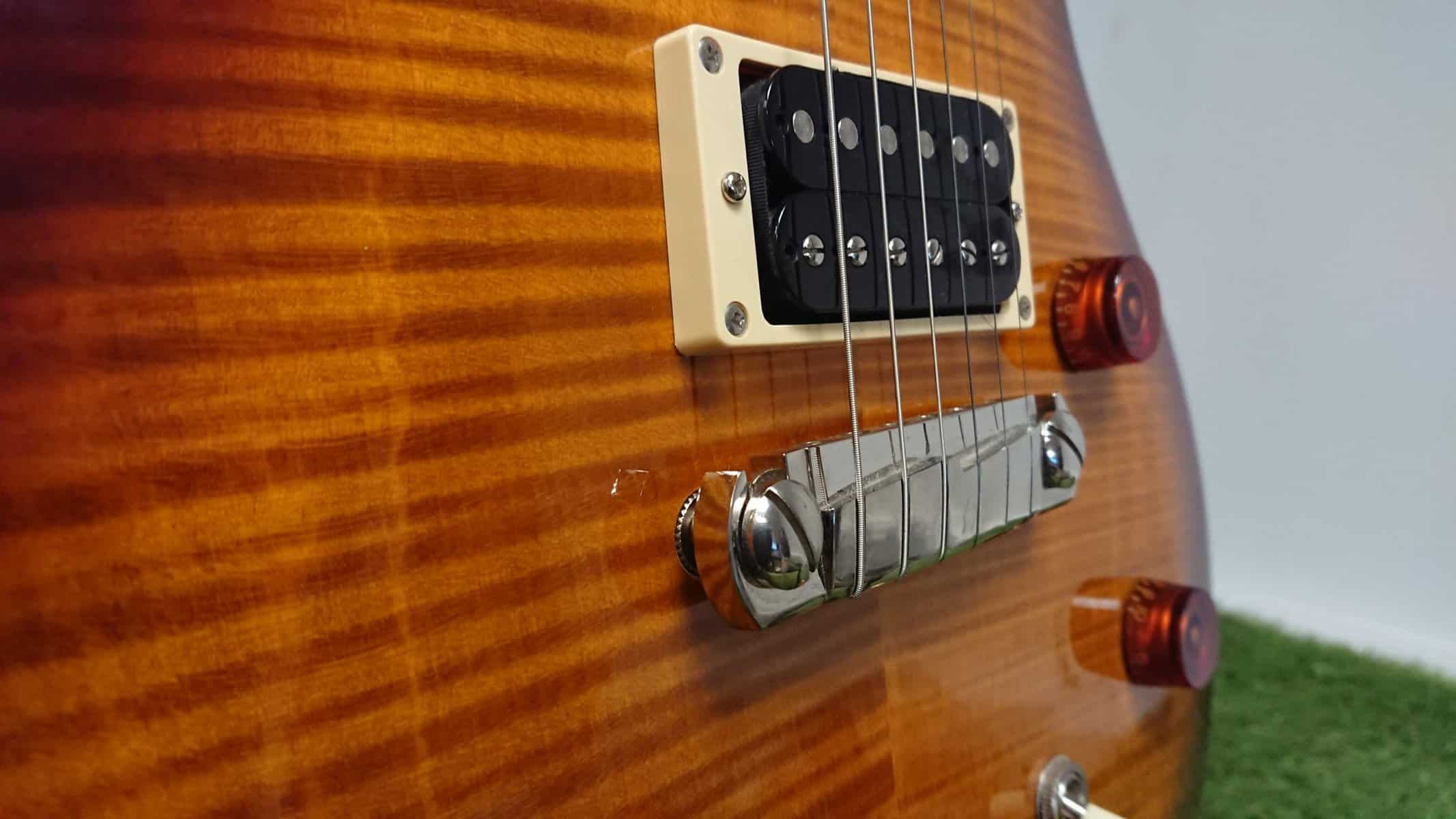 PRS SE - SINGLECUT - Sunburst - Image 5