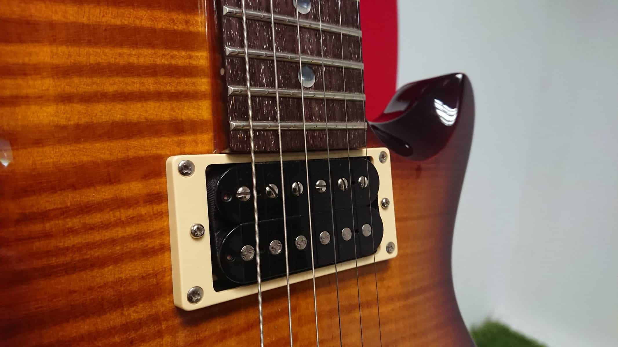PRS SE - SINGLECUT - Sunburst - Image 6